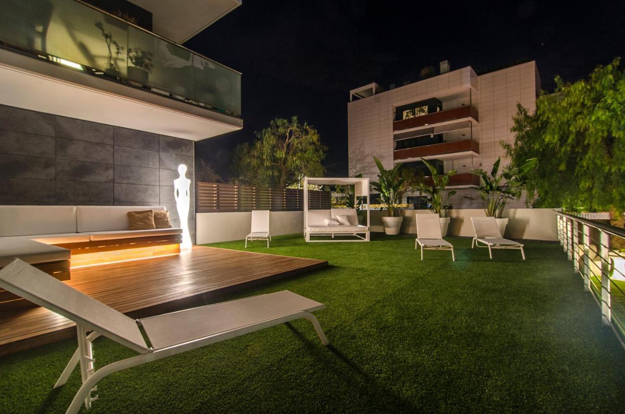 Sitges Spaces Garden Paradise 3 Bedroom, 3 Bathroom, Huge Private Garden-Terrace, Pool- Sleeps Up To 8 Екстер'єр фото