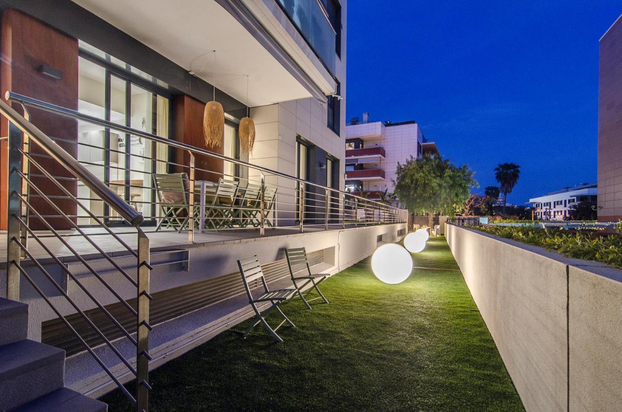 Sitges Spaces Garden Paradise 3 Bedroom, 3 Bathroom, Huge Private Garden-Terrace, Pool- Sleeps Up To 8 Екстер'єр фото