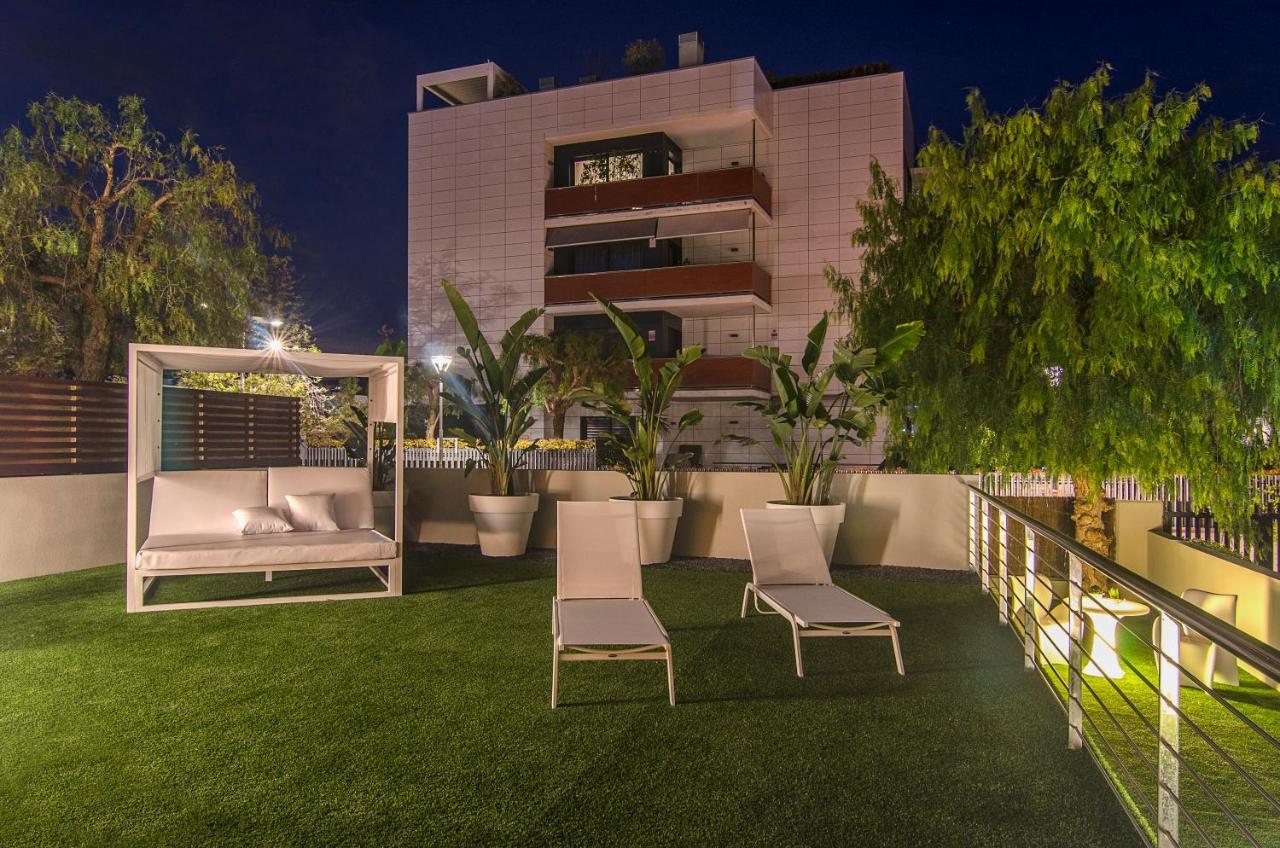 Sitges Spaces Garden Paradise 3 Bedroom, 3 Bathroom, Huge Private Garden-Terrace, Pool- Sleeps Up To 8 Екстер'єр фото