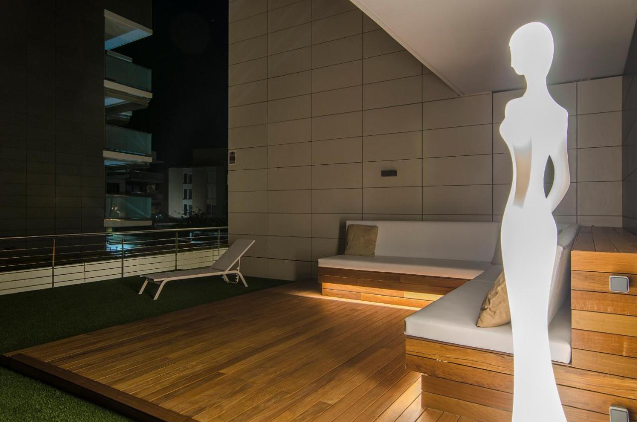 Sitges Spaces Garden Paradise 3 Bedroom, 3 Bathroom, Huge Private Garden-Terrace, Pool- Sleeps Up To 8 Екстер'єр фото